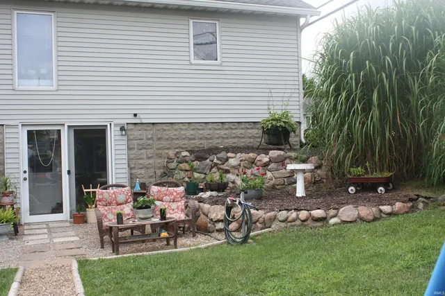 $209,900 | 614 North Riverside Drive, Winamac, IN 46996