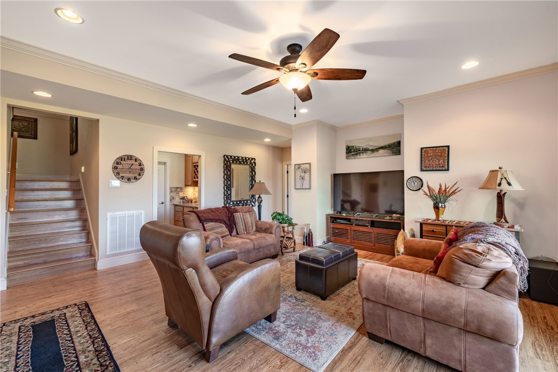 729 Navigator's Point, Unit POINTE Seneca, SC 29672 - Photo 25 of 48