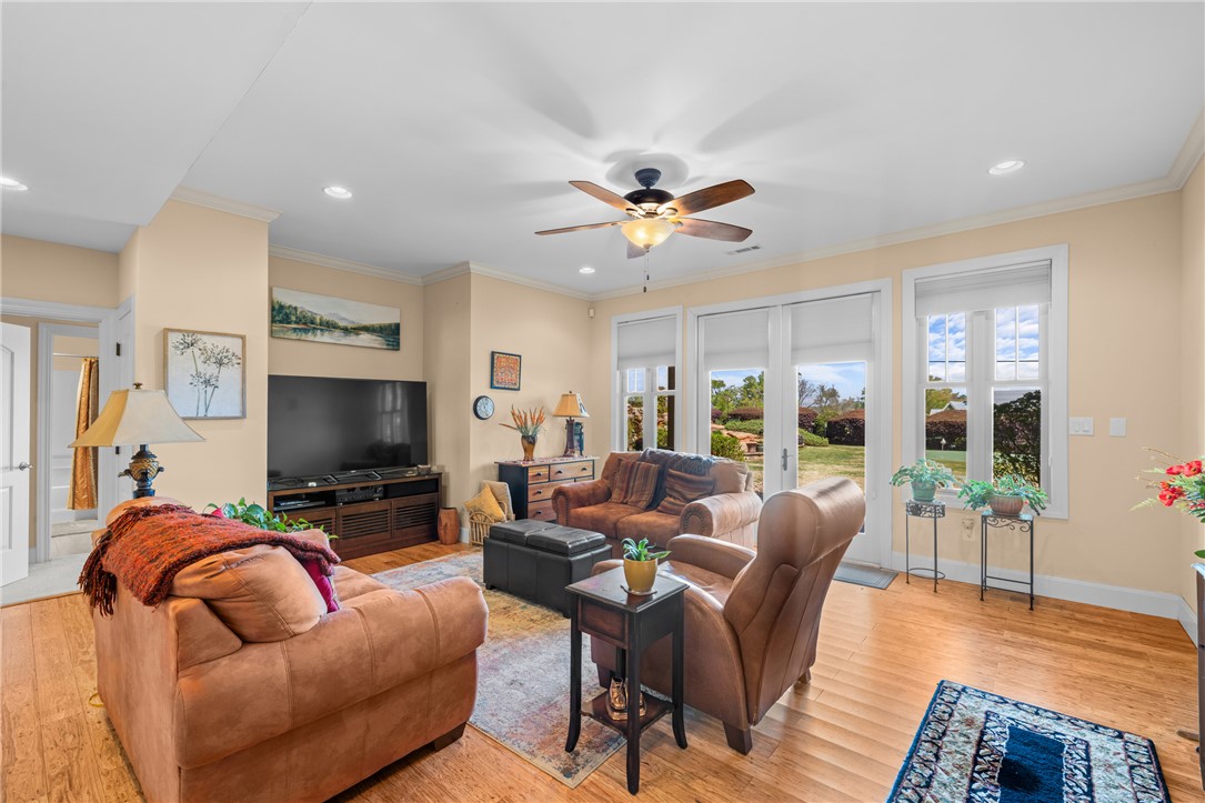 729 Navigator's Point, Unit POINTE Seneca, SC 29672 - Photo 26 of 48