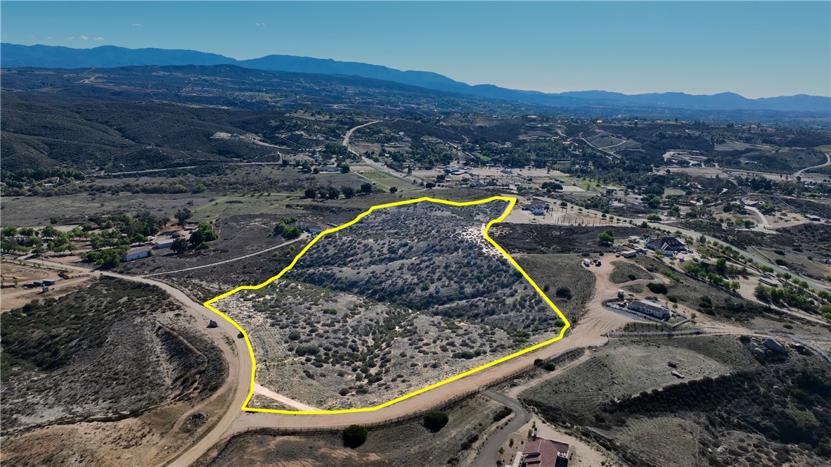 1 Quail Drive Temecula, CA 92592 - Photo 2 of 5 a view of a backyard with a mountain