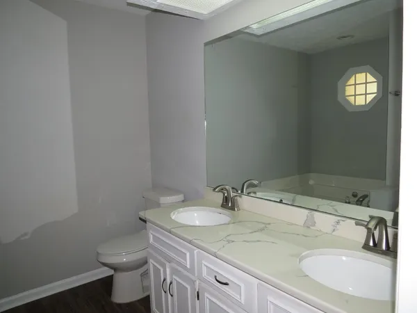 $2,000 | 673 Lee Road 0959, Smiths Station, AL 36877