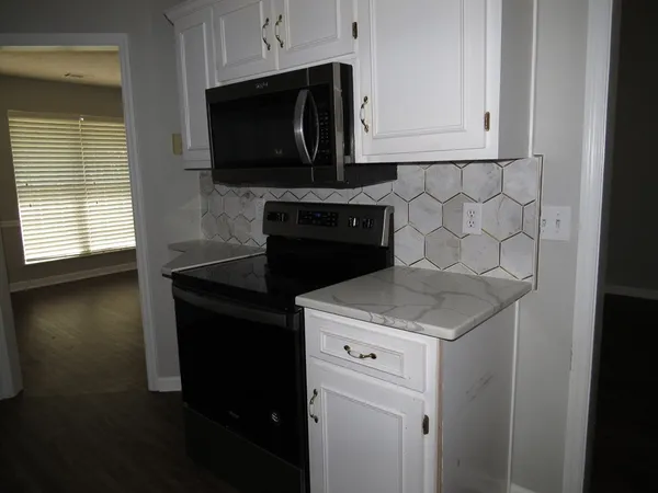 $2,000 | 673 Lee Road 0959, Smiths Station, AL 36877