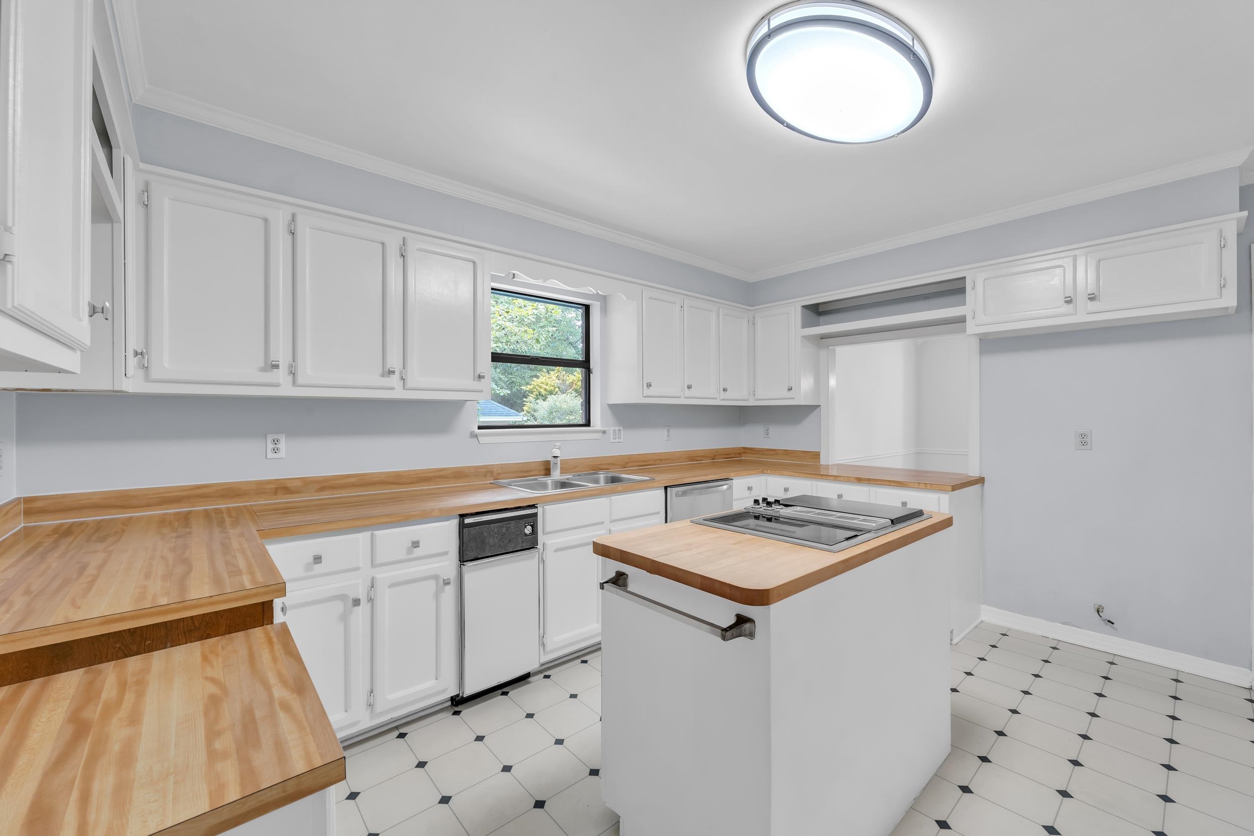 110 Dewitt Circle Daphne, AL 36526 - Photo 10 of 42 Kitchen
