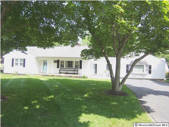 839 Nutswamp Road Middletown, NJ 07701 - Photo 1 of 3 Primary Photo