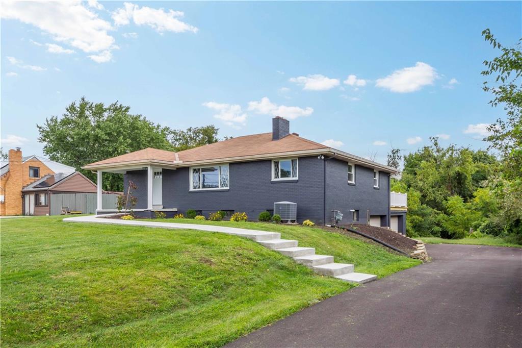 4198 Battle Ridge Road McDonald, PA 15057 - Photo 3 of 26 Gallery Image 3