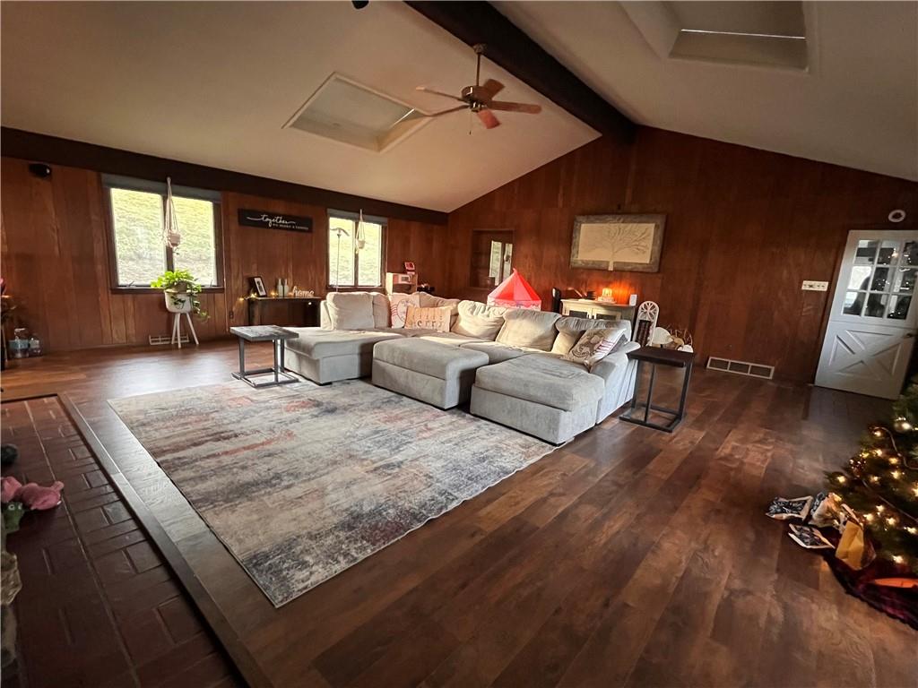 140 Davis Road Valencia, PA 16059 - Photo 2 of 14