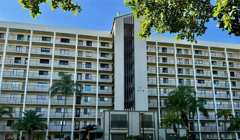 $275,000 | 2112 South Cypress Bend Drive, Unit 508, Pompano Beach, FL 33069