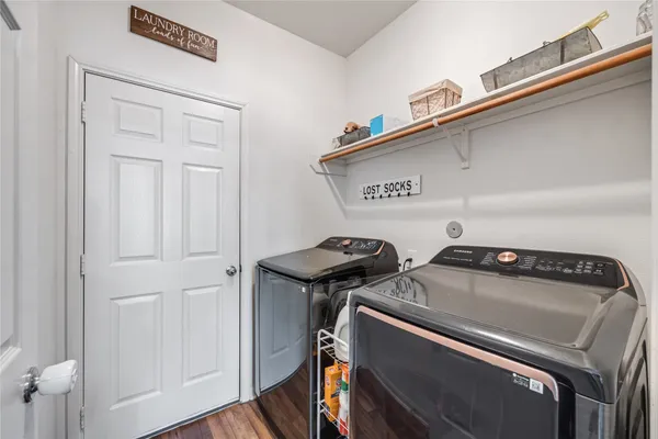 a view of utility room