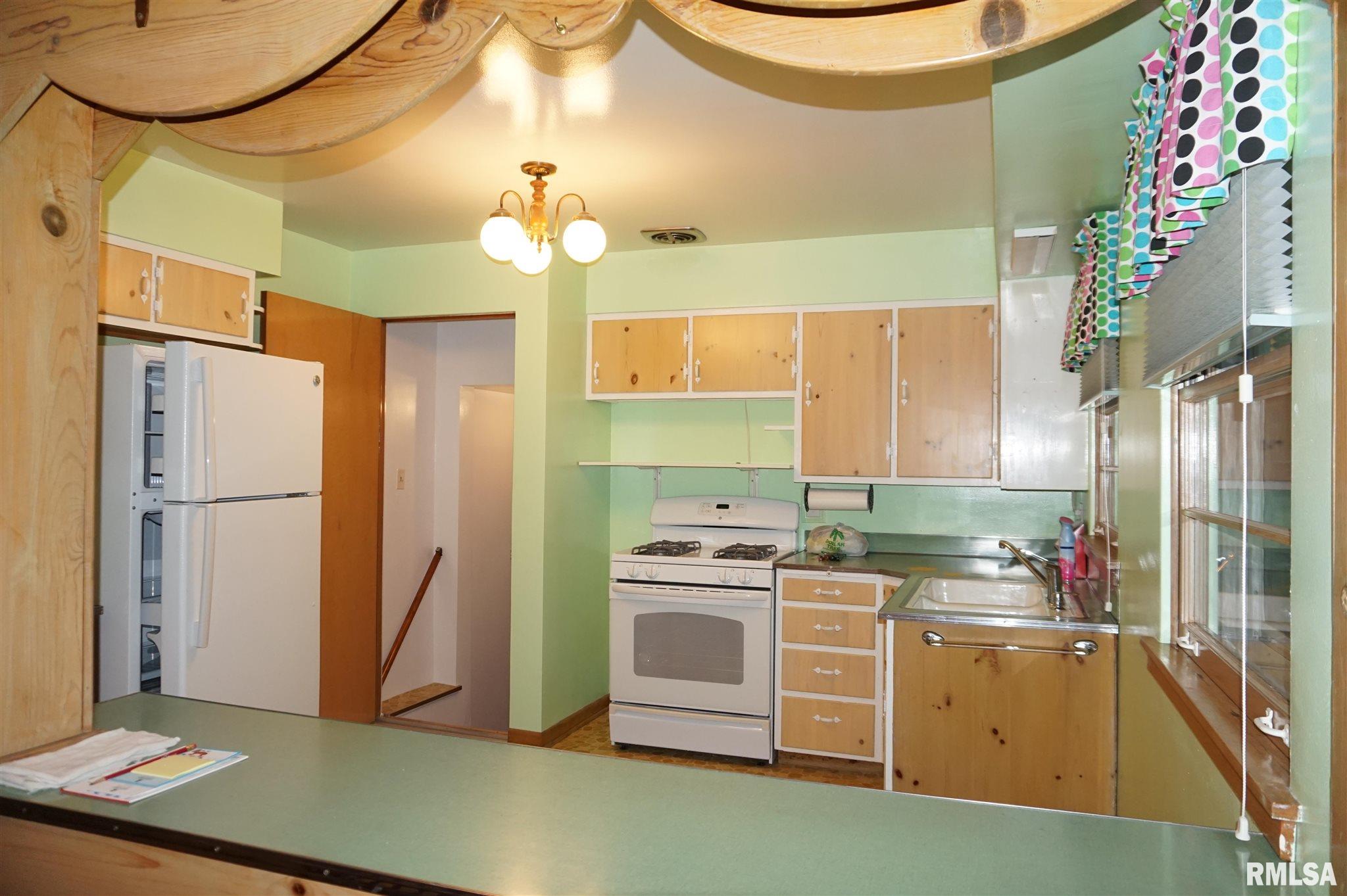 108 North Rustic Road East Peoria, IL 61611 - Photo 10 of 49 Gallery Image 10