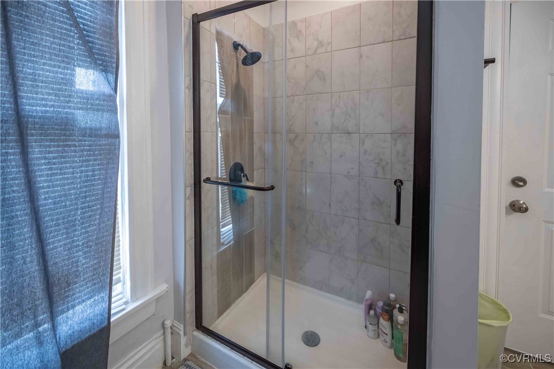 5 West Graham Road Richmond, VA 23222 - Photo 32 of 42 a bathroom with a shower
