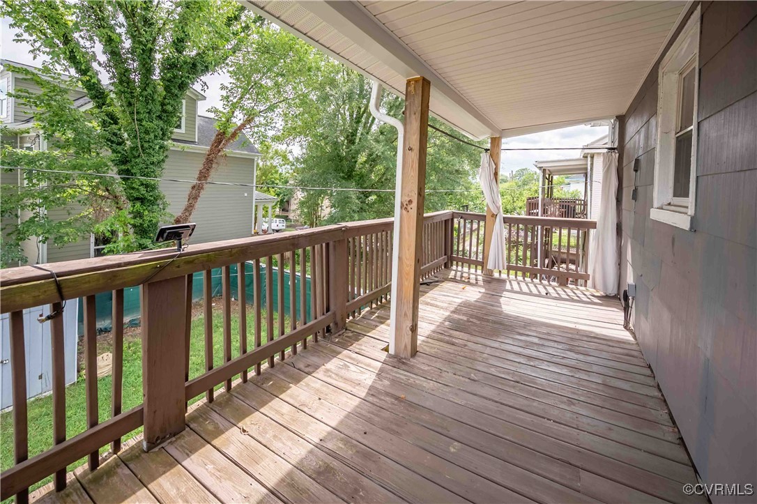 5 West Graham Road Richmond, VA 23222 - Photo 36 of 42 a view of a balcony with wooden floor