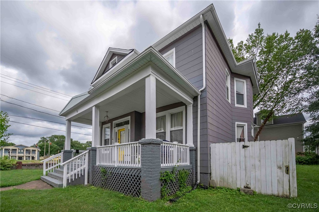 5 West Graham Road Richmond, VA 23222 - Photo 40 of 42 a front view of a house with a yard