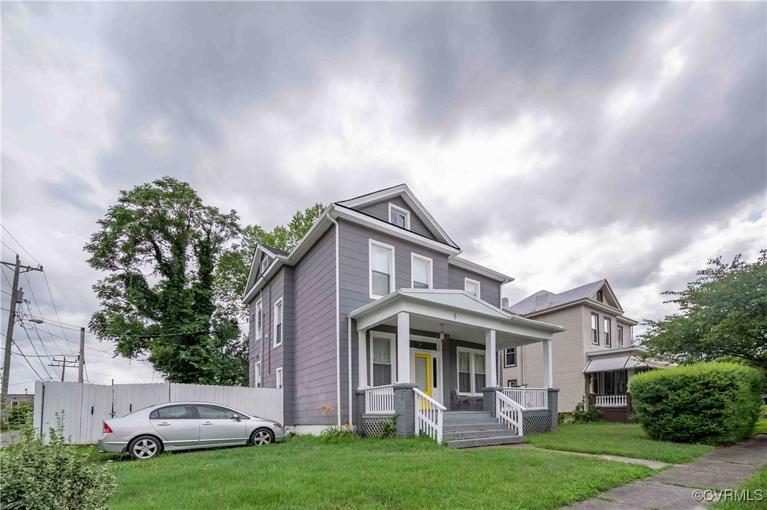 5 West Graham Road Richmond, VA 23222 - Photo 41 of 42 a front view of a house with a garden and trees