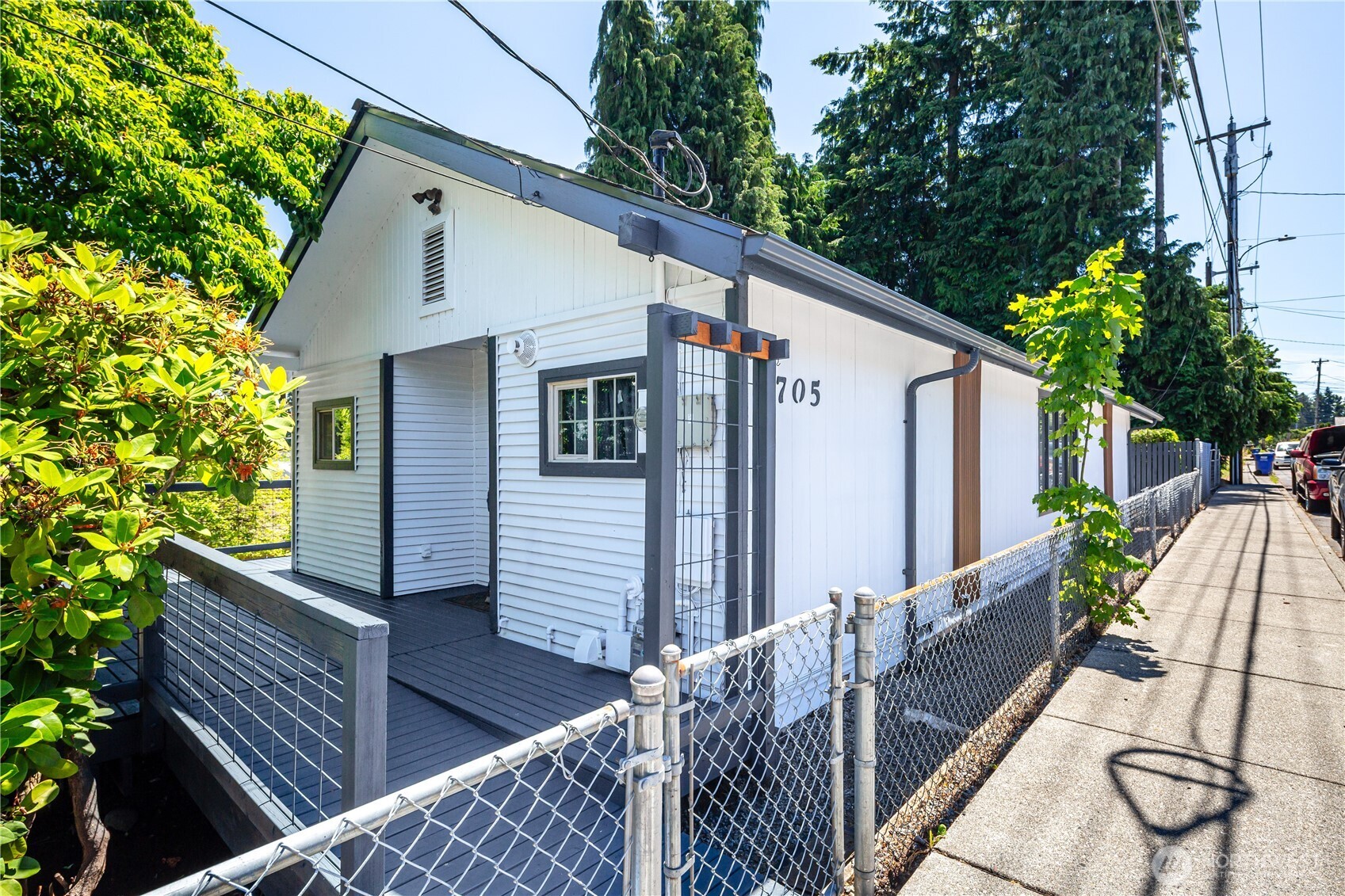 7705 East Casino Road Everett, WA 98203 - Photo 2 of 30