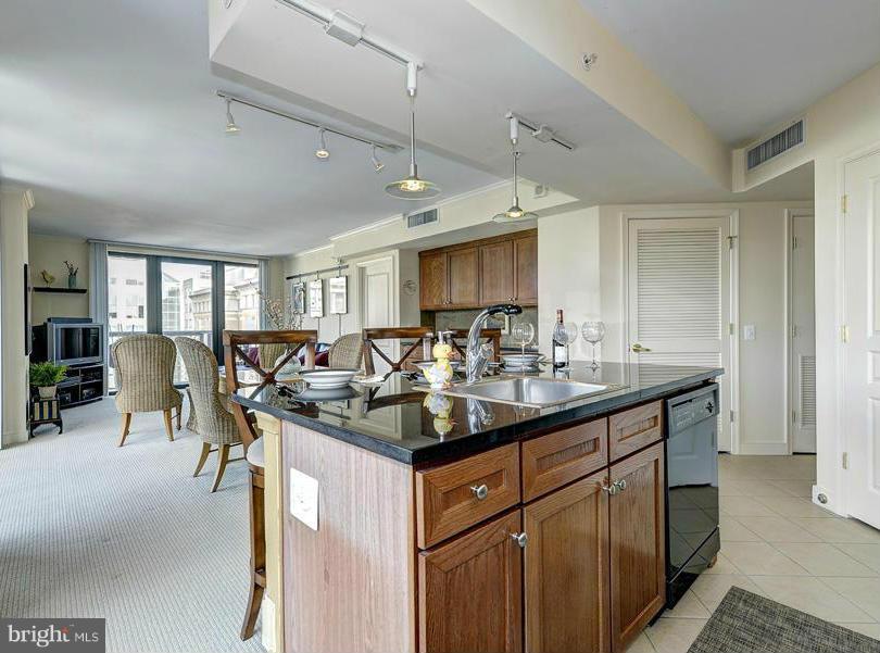 616 E Street Northwest, Unit 1118 Washington, DC 20004 - Photo 6 of 30 Kitchen
