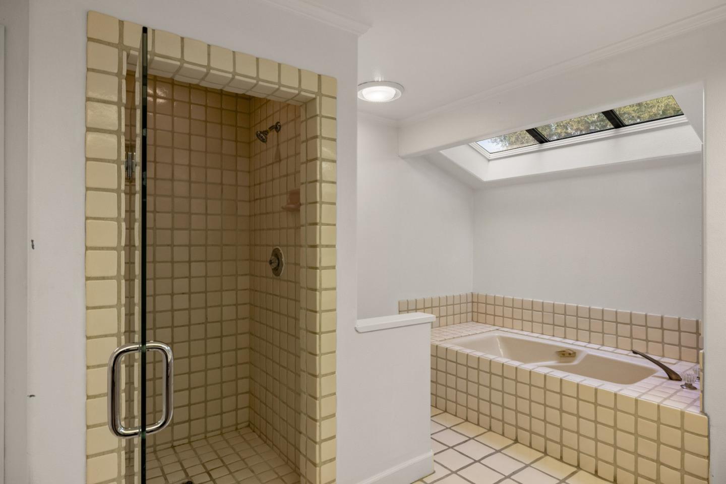 25399 Markham Lane Salinas, CA 93908 - Photo 21 of 43