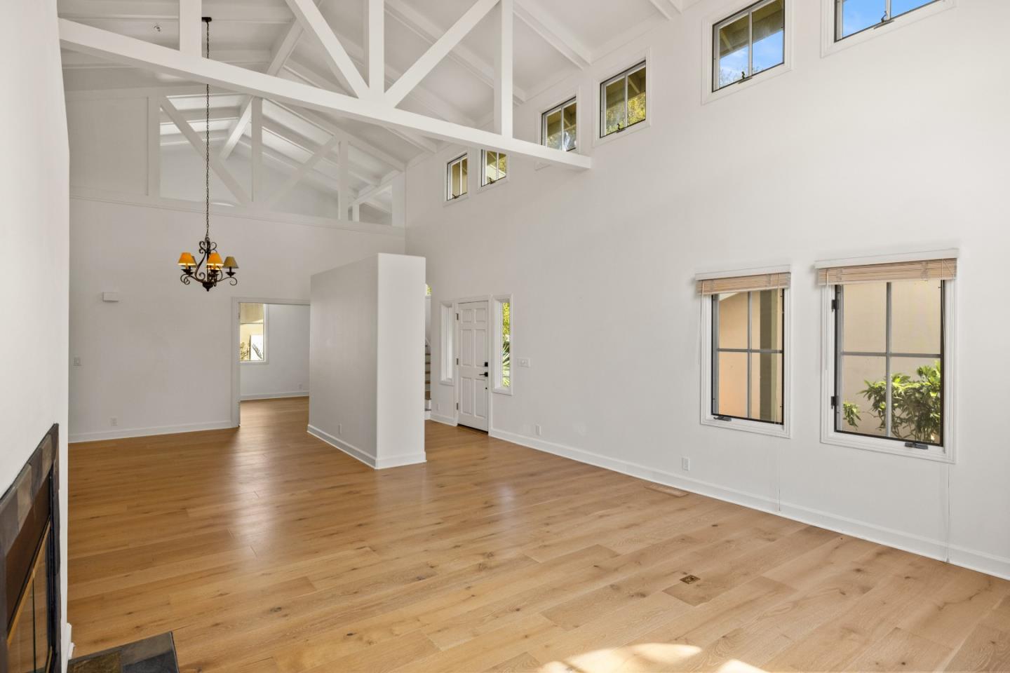 25399 Markham Lane Salinas, CA 93908 - Photo 6 of 43