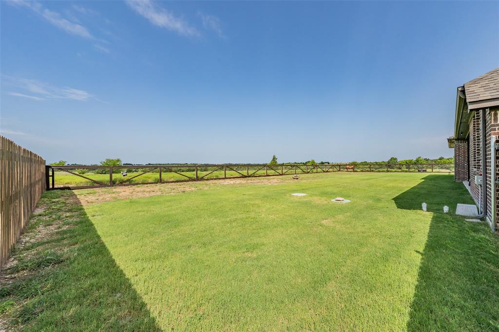 2230 County Road 2360 Decatur, TX 76234 - Photo 35 of 40 Covered patio perfect for entertaining & enjoying the view