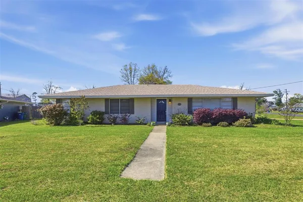 $299,900 | 107 Ann Avenue, Sulphur, LA 70663