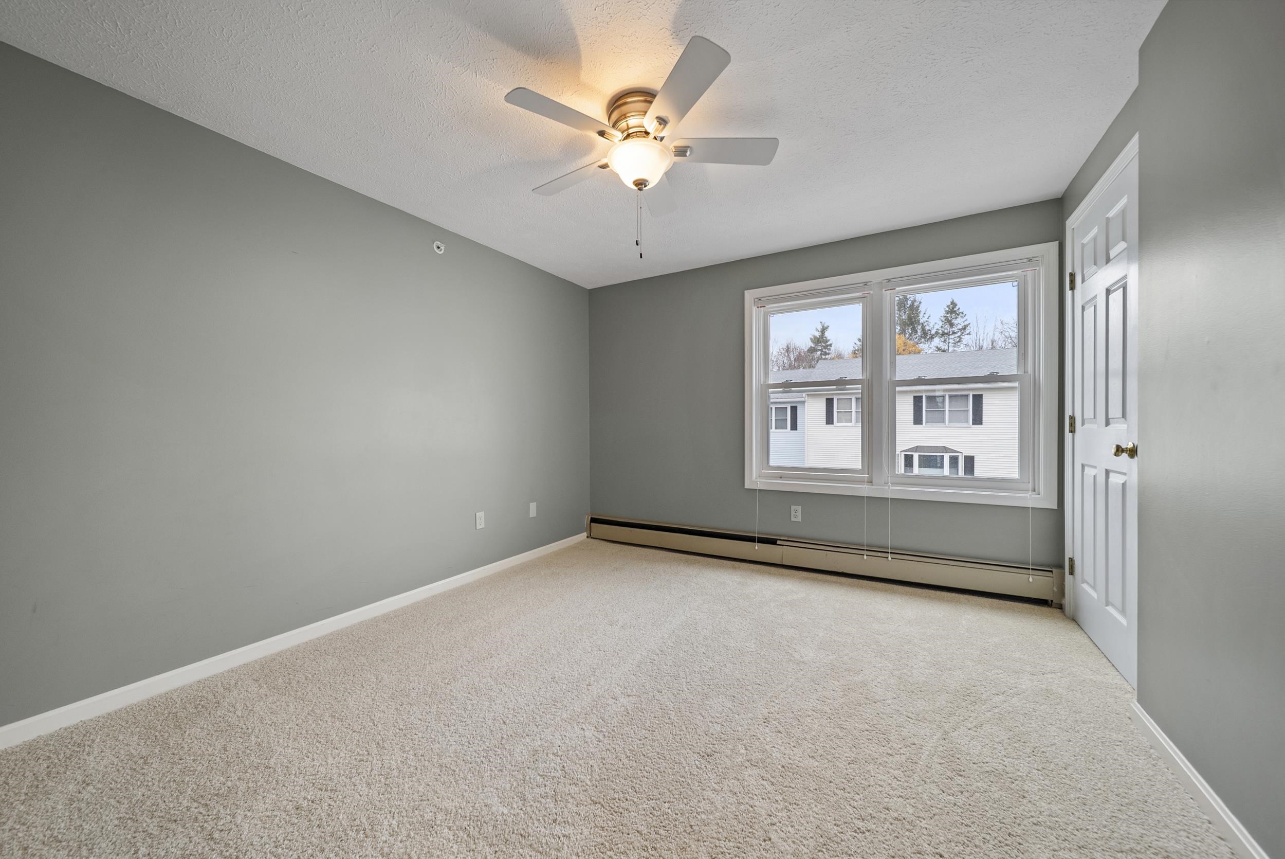 624 Hackett Hill Road Manchester, NH 03102 - Photo 25 of 38