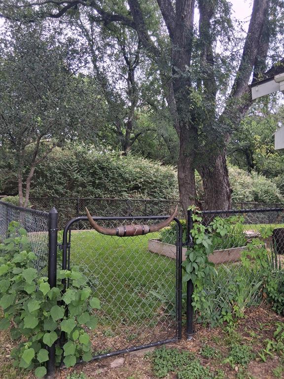 4120 Rench Road Lake Worth, TX 76135 - Photo 13 of 16 One of two backyards