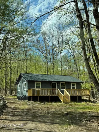 $1,700 | 117 Andiron Way, Lackawaxen, PA 18435