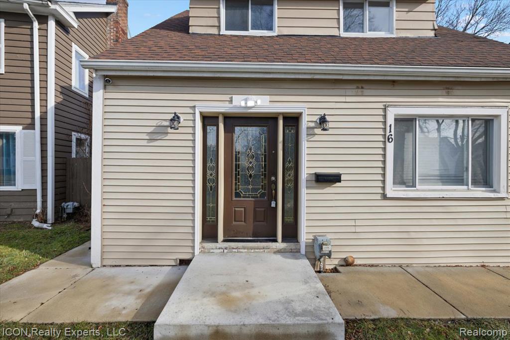 16 Utica Road Pontiac, MI 48341 - Photo 5 of 38 Gallery Image 5