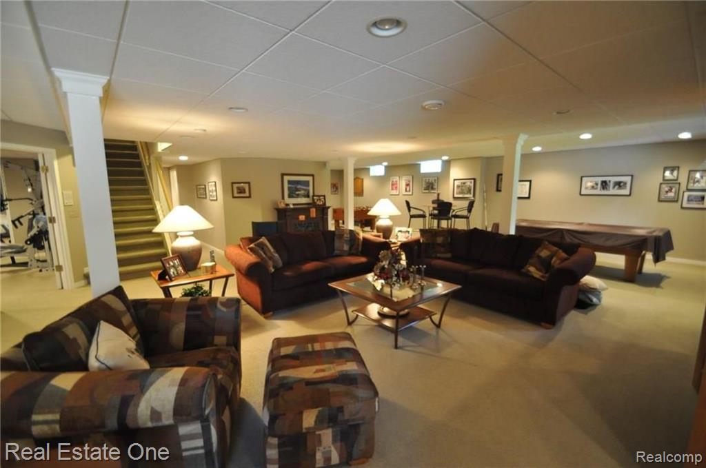 1958 Rainbow Drive Rochester Hills, MI 48306 - Photo 27 of 36