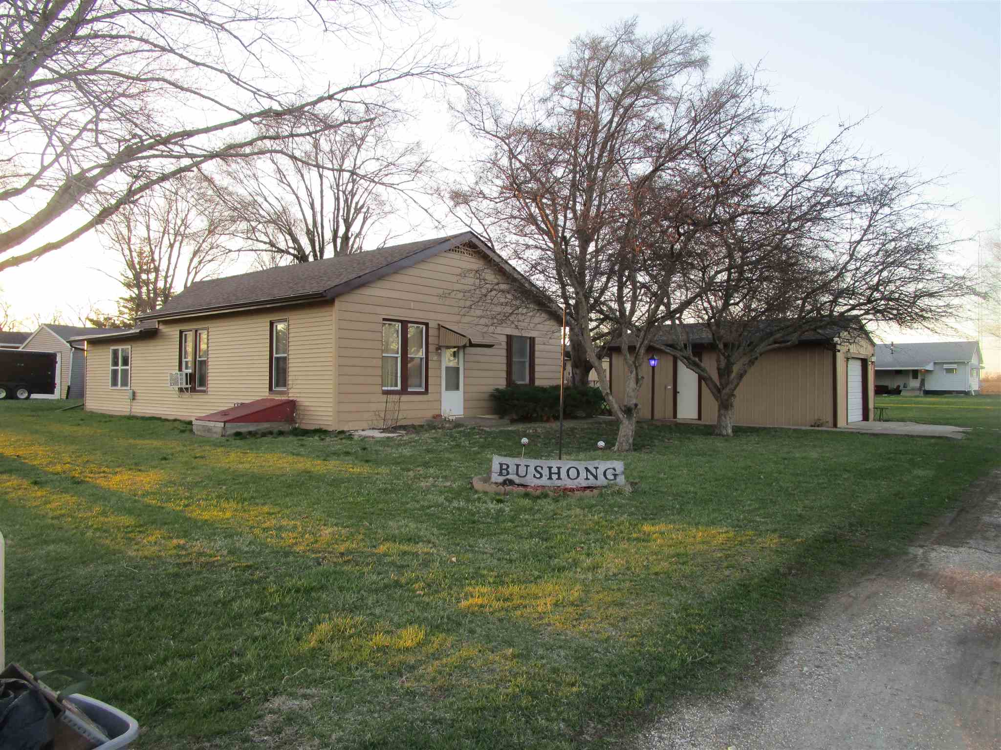 109 East 8th Street Canton, IL 61520 - Photo 1 of 50