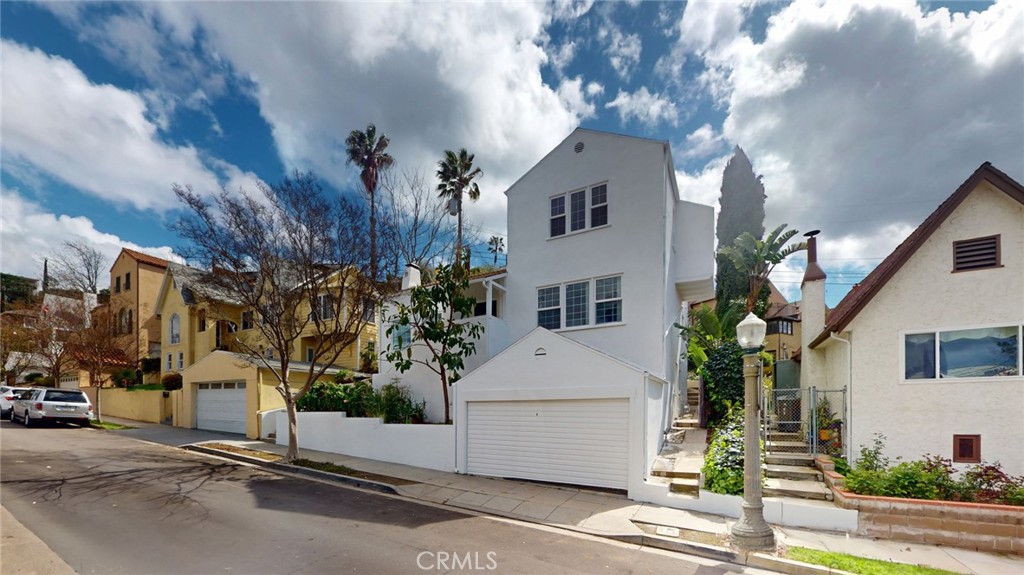 1214 Romulus Drive Glendale, CA 91205 - Photo 7 of 51