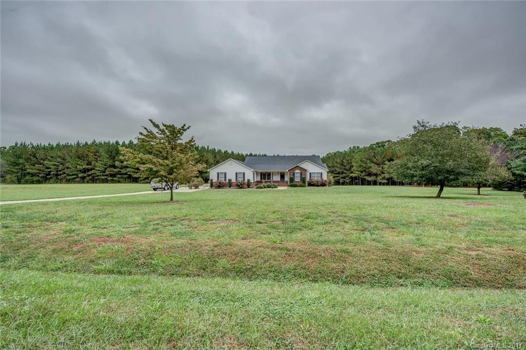404 Loray Farm Road Dallas, NC 28034 - Photo 2 of 23 a view of a volley ball court