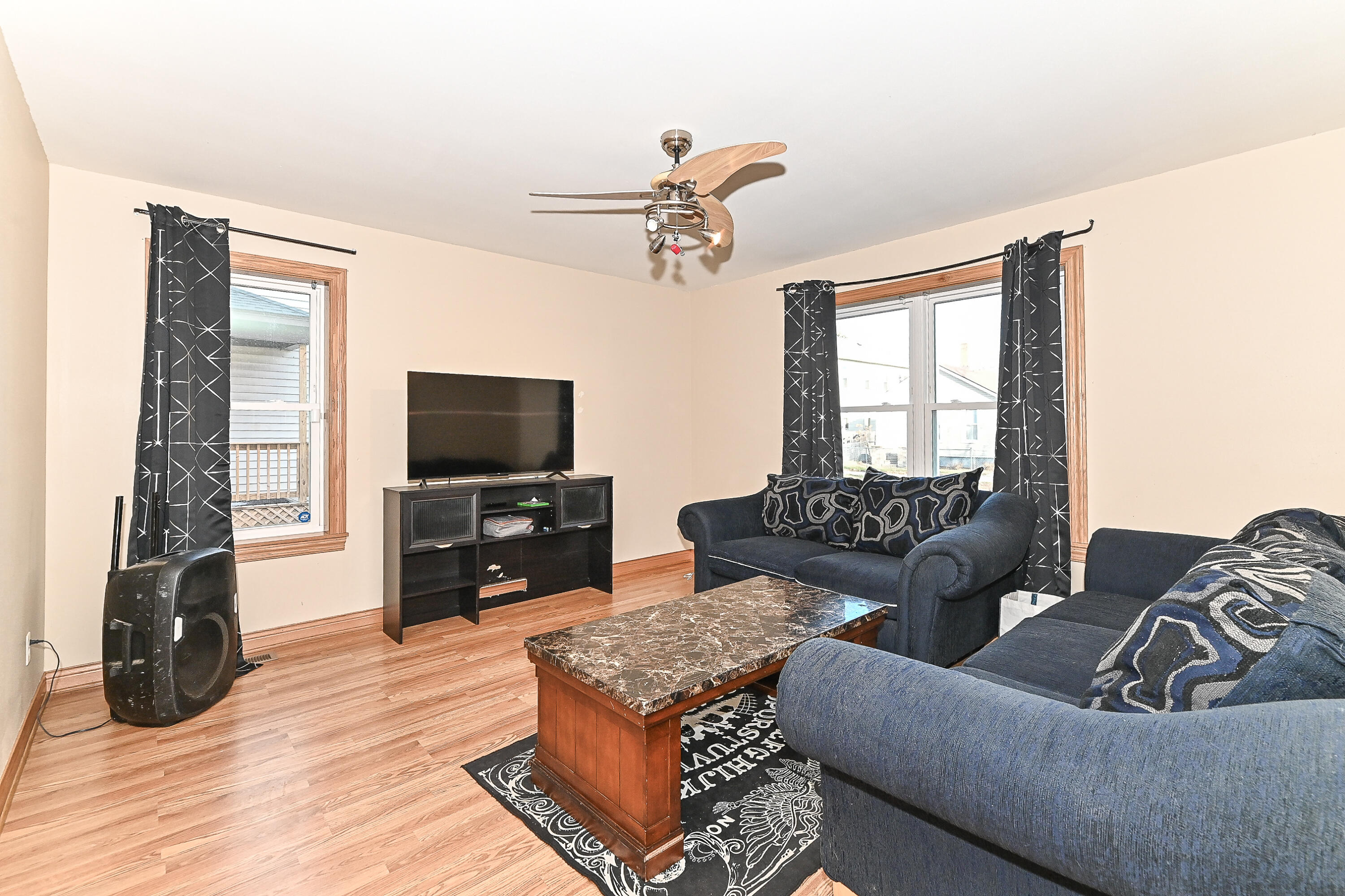 1538 Packard Avenue Racine, WI 53403 - Photo 5 of 34 Packard-10