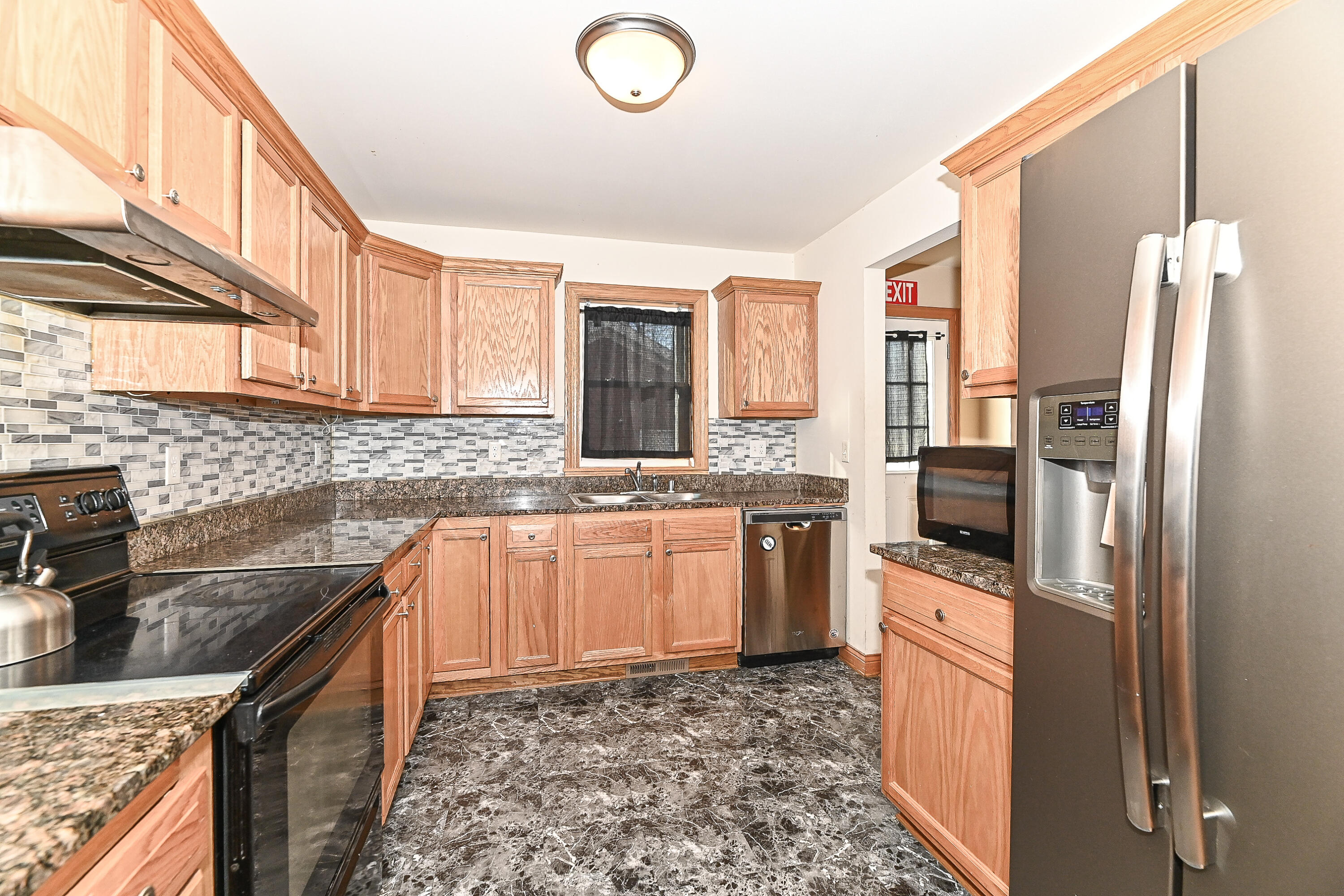 1538 Packard Avenue Racine, WI 53403 - Photo 9 of 34 Packard-14