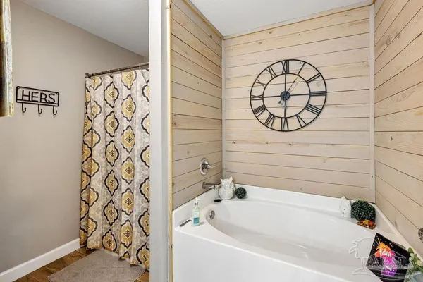 $565,000 | 1998 Sid Hayes Road, Jay, FL 32565