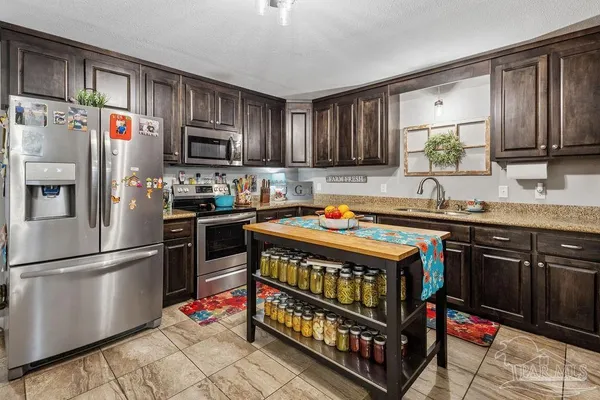 $565,000 | 1998 Sid Hayes Road, Jay, FL 32565