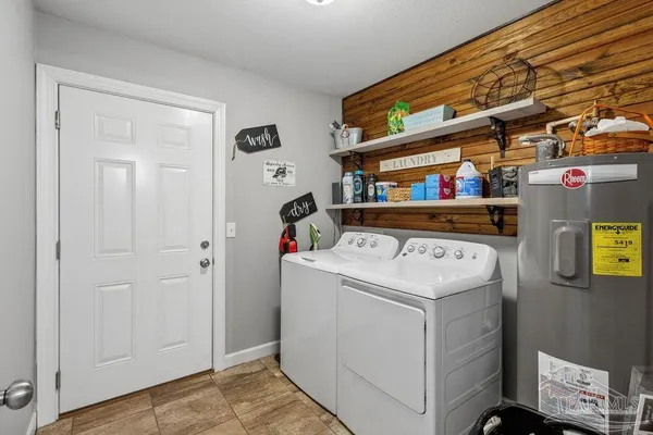 $565,000 | 1998 Sid Hayes Road, Jay, FL 32565