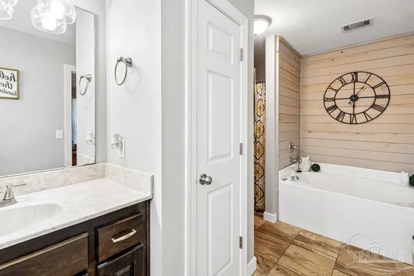 $565,000 | 1998 Sid Hayes Road, Jay, FL 32565