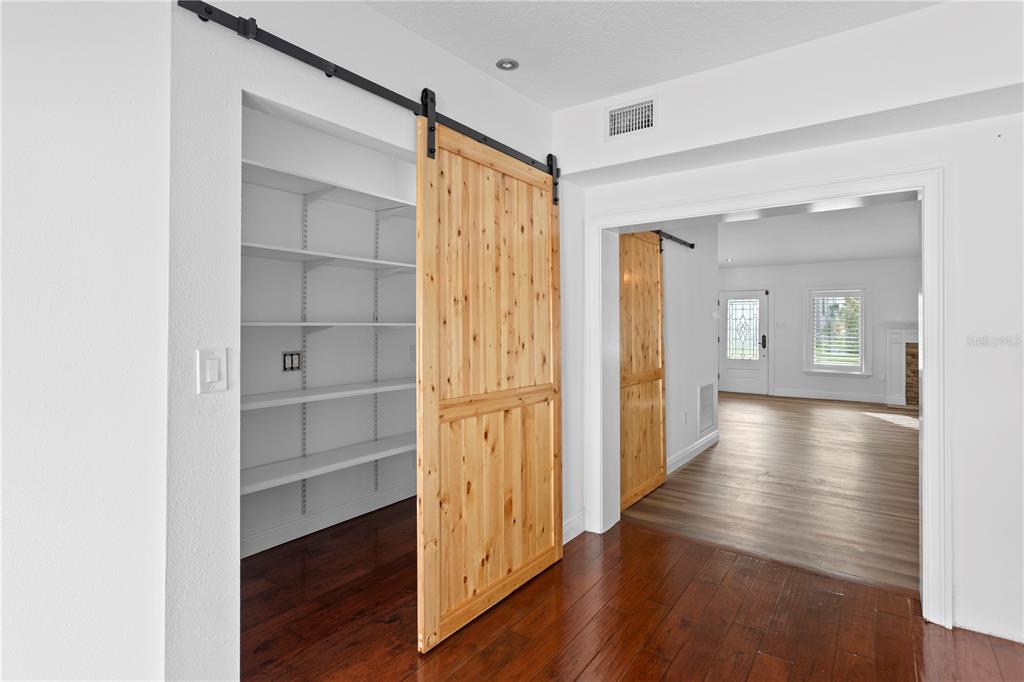 2610 South Dundee Street Tampa, FL 33629 - Photo 9 of 41