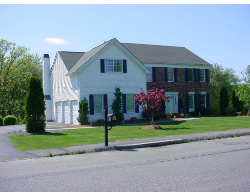 36 Robert Road Marlborough, MA 01752 - Photo 1 of 15 Gallery Image 1