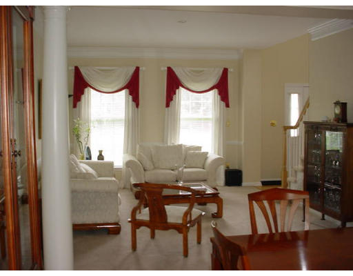 36 Robert Road Marlborough, MA 01752 - Photo 3 of 15 Gallery Image 3