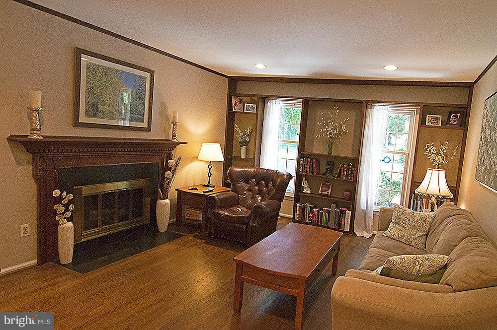 1836 Batten Hollow Road Vienna, VA 22182 - Photo 7 of 28 Family Room