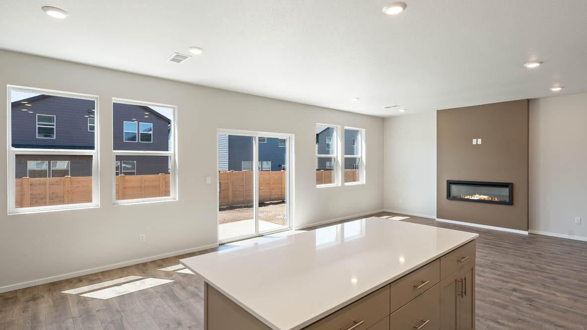 61171 Southeast Splendor Lane Bend, OR 97702 - Photo 9 of 31 009 kitchen