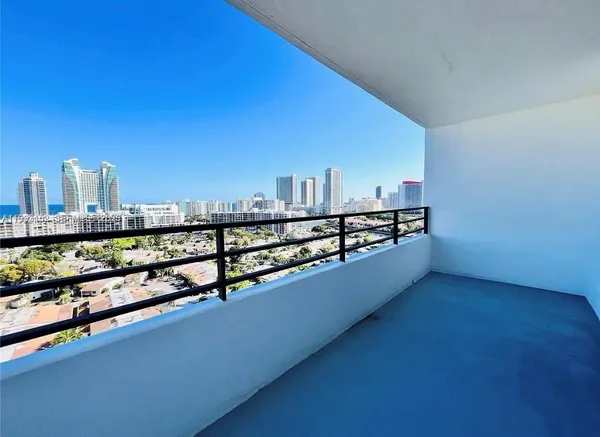 $2,150 | 2500 Parkview Drive, Unit 1803, Hallandale Beach, FL 33009