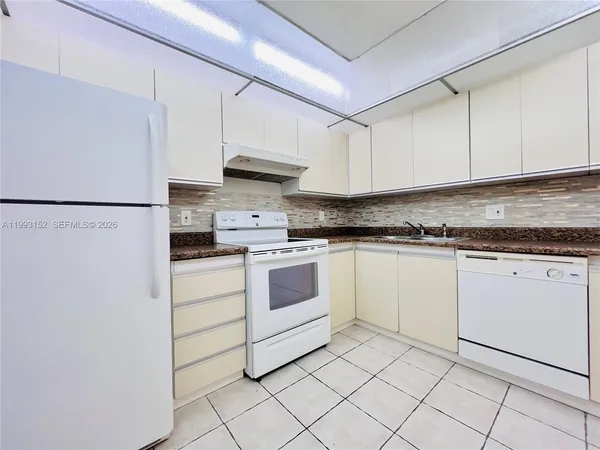 $2,150 | 2500 Parkview Drive, Unit 1803, Hallandale Beach, FL 33009