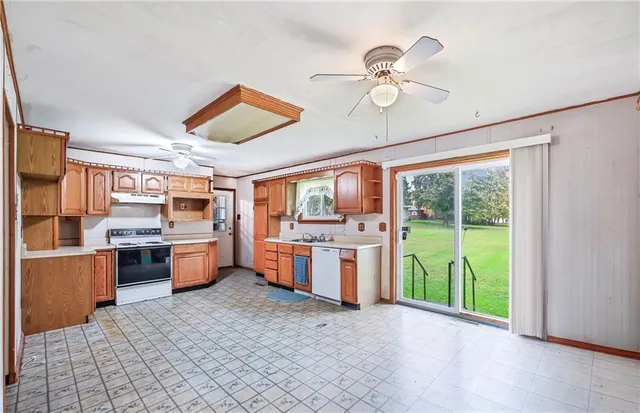 a view of a storage & utility room