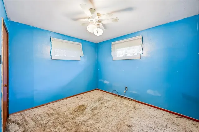 a view of empty room with window