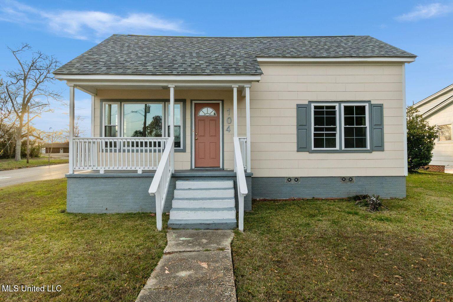 104 North 14th Avenue Laurel, MS 39440 - Photo 1 of 20 20251224023857655492000000-o (1)