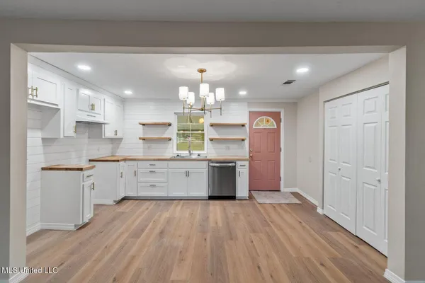 $119,925 | 104 North 14th Avenue, Laurel, MS 39440