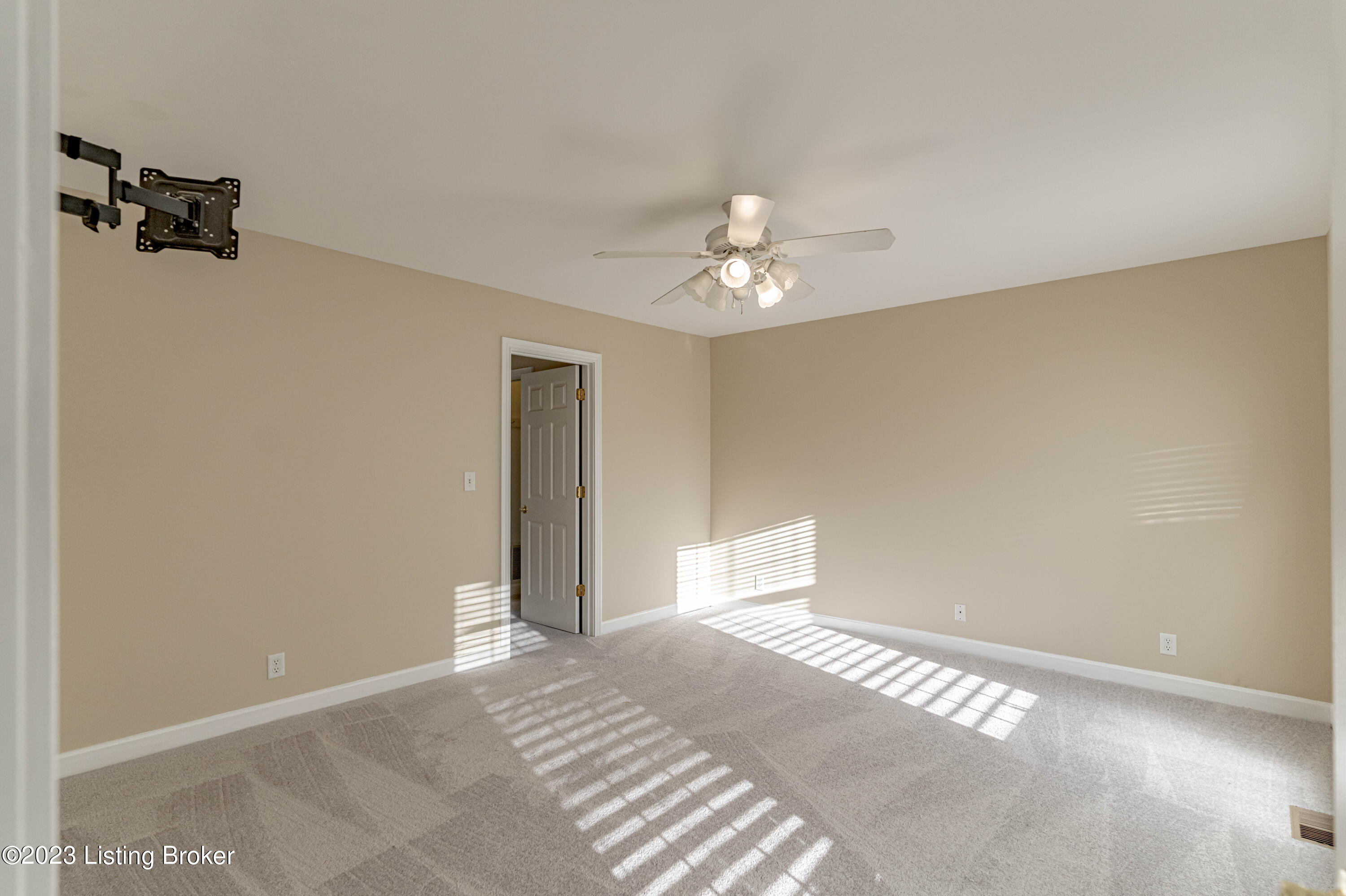 7110 Colton Road Crestwood, KY 40014 - Photo 32 of 95 DSC06479