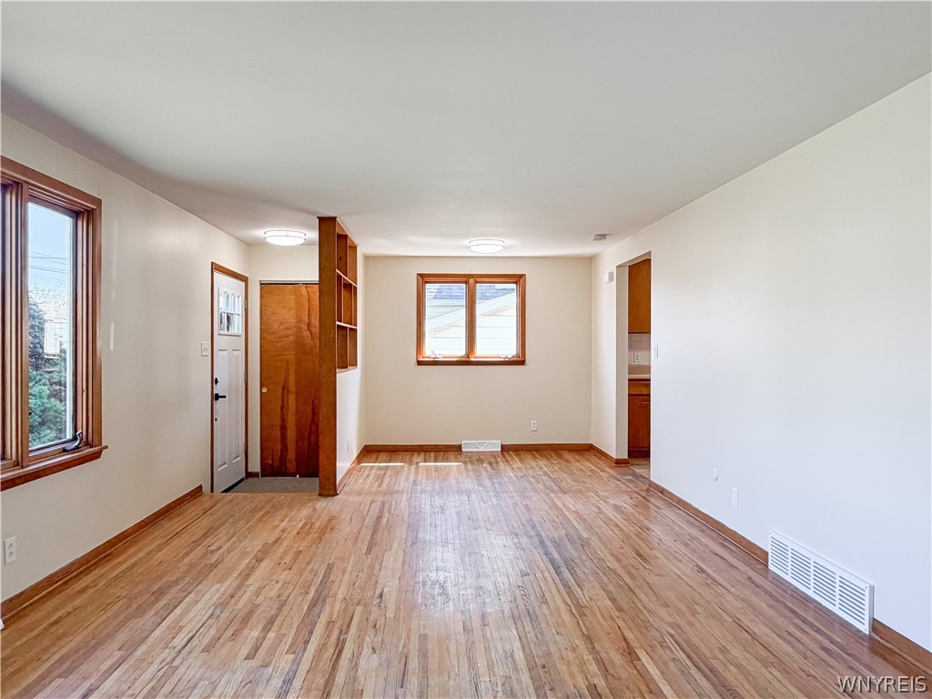 874 Beach Road Cheektowaga, NY 14225 - Photo 13 of 38